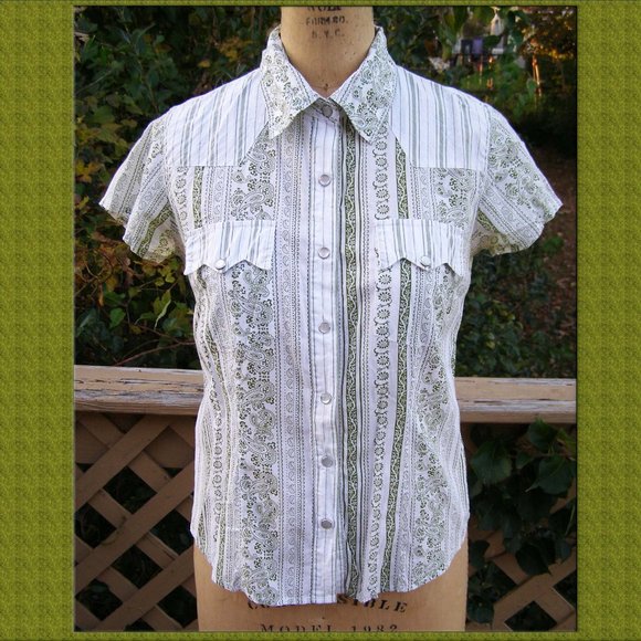 Overdrive Tops - EUC size M 6-8 Overdrive brand short sleeve shirt